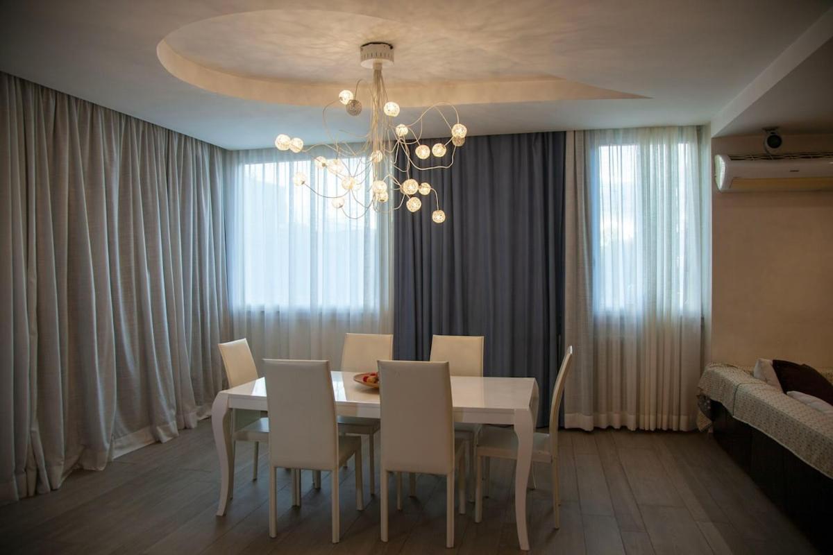 Luxury In Steps From Metro A Cornelia Appartamento